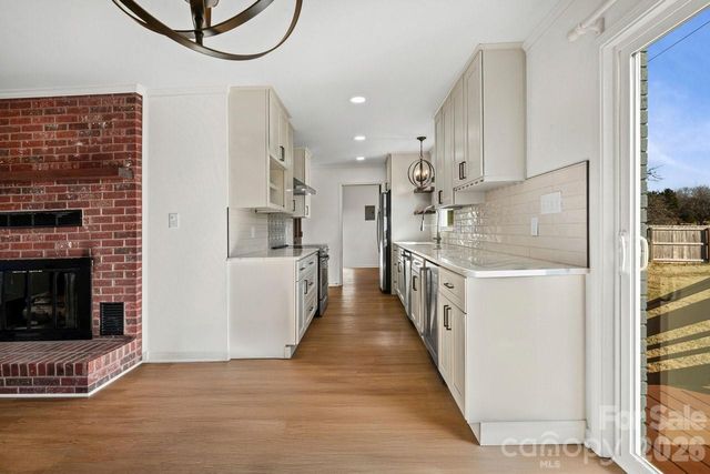 16808 Knoxwood Drive, Huntersville, NC 28078