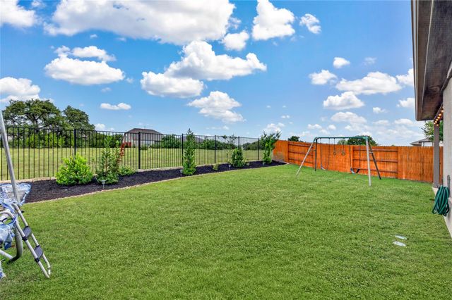 509 Climbing Rock LOOP, Dripping Springs, TX 78620