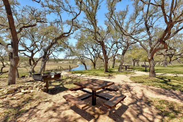 509 Climbing Rock LOOP, Dripping Springs, TX 78620
