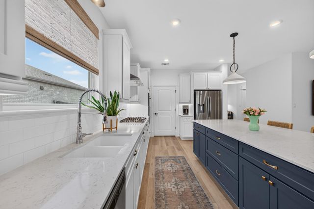 509 Climbing Rock LOOP, Dripping Springs, TX 78620