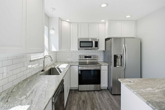 2063 N Cruze St, Post Falls, ID 83854
