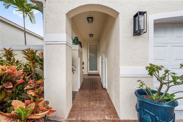 1554 Yellowheart Way 1554, Hollywood, FL 33019