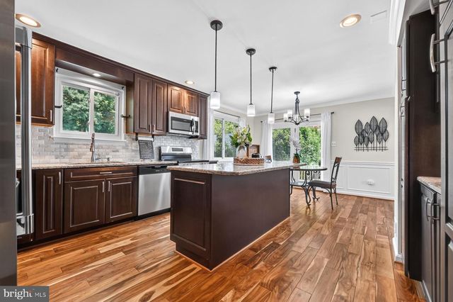 8327 SAIL CT, Pasadena, MD 21122