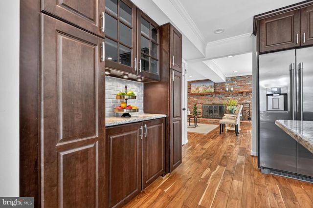 8327 SAIL CT, Pasadena, MD 21122