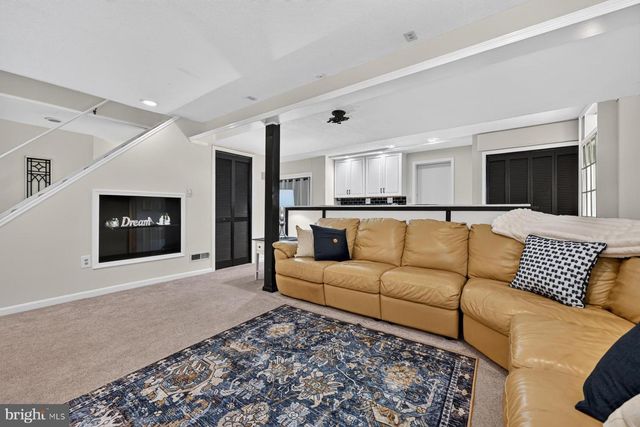 8327 SAIL CT, Pasadena, MD 21122