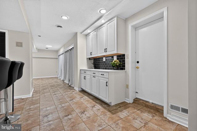 8327 SAIL CT, Pasadena, MD 21122