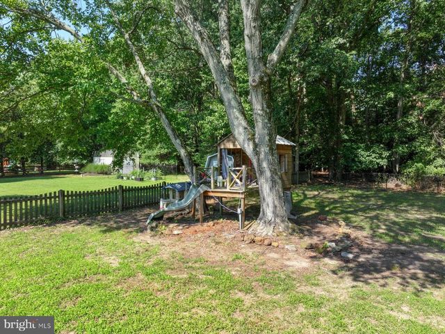 8327 SAIL CT, Pasadena, MD 21122