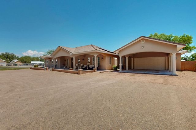 2686 DELLA Road SW, Albuquerque, NM 87105