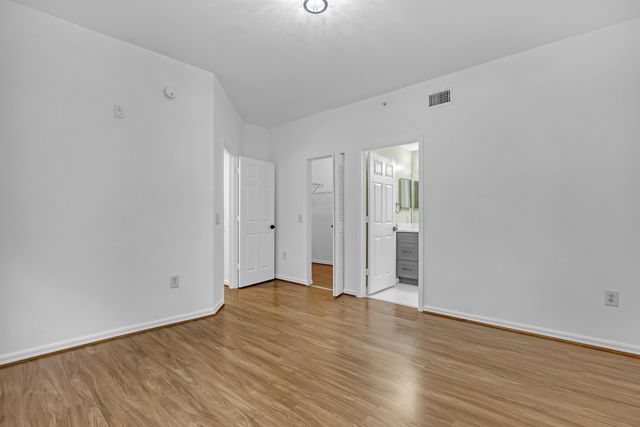 340 Crestwood Circle 302, Royal Palm Beach, FL 33411