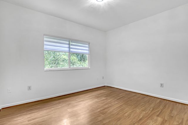 340 Crestwood Circle 302, Royal Palm Beach, FL 33411
