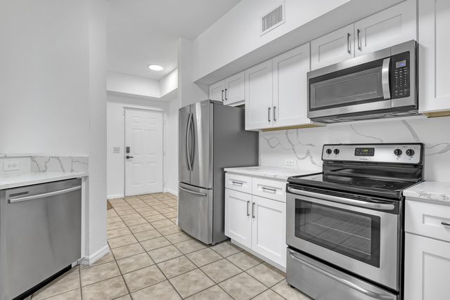 340 Crestwood Circle 302, Royal Palm Beach, FL 33411