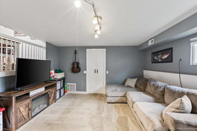 16419 Terry Lane, Oak Forest, IL 60452