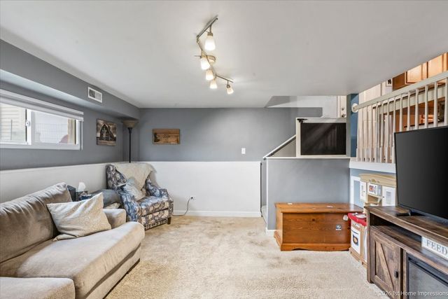 16419 Terry Lane, Oak Forest, IL 60452