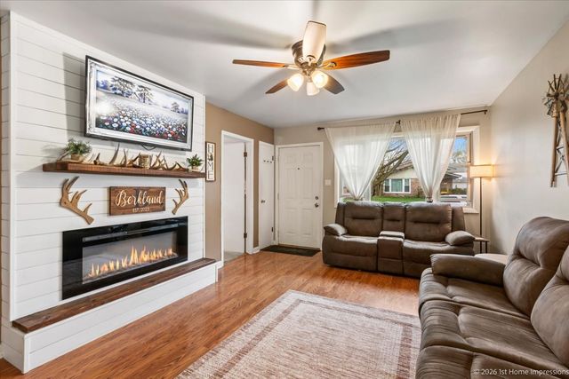 16419 Terry Lane, Oak Forest, IL 60452