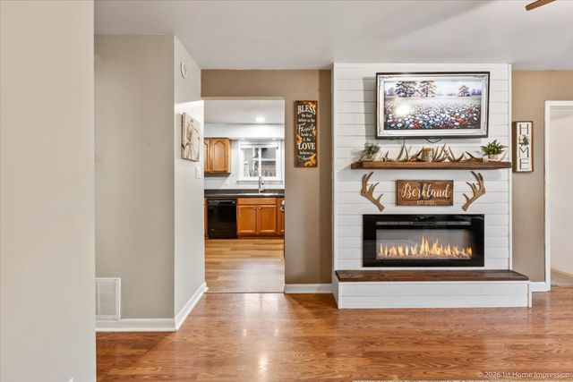 16419 Terry Lane, Oak Forest, IL 60452