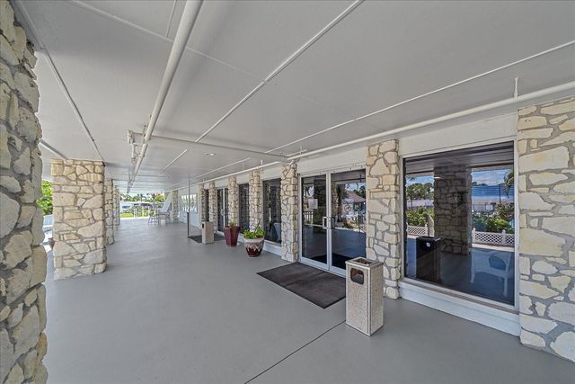 521 ROMA ROAD, Venice, FL 34285