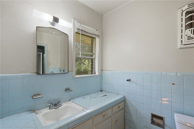 2302 Franklin Drive, Bryan, TX 77801
