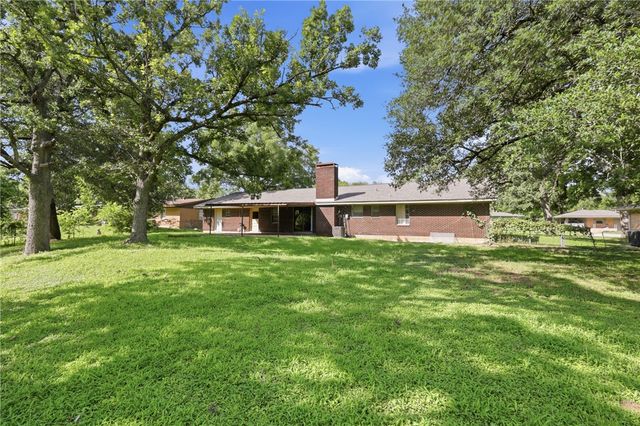 2302 Franklin Drive, Bryan, TX 77801