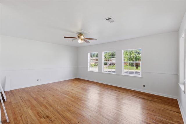 2302 Franklin Drive, Bryan, TX 77801