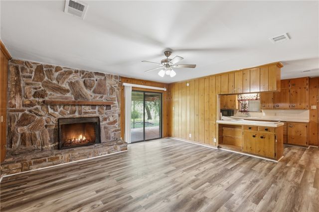 2302 Franklin Drive, Bryan, TX 77801