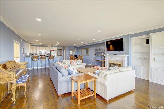 1051 Oceanfront 6, Long Beach, NY 11561