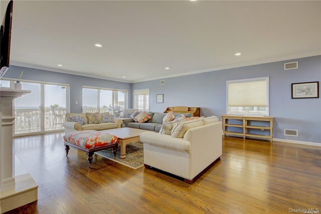 1051 Oceanfront 6, Long Beach, NY 11561