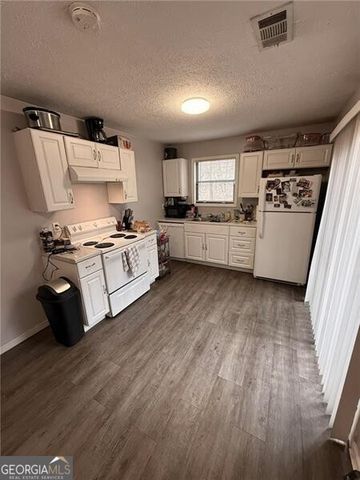 1448 S Diane Court SE, Smyrna, GA 30080