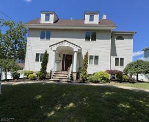 15 E Pierrepont Ave, Rutherford Boro, NJ 07070