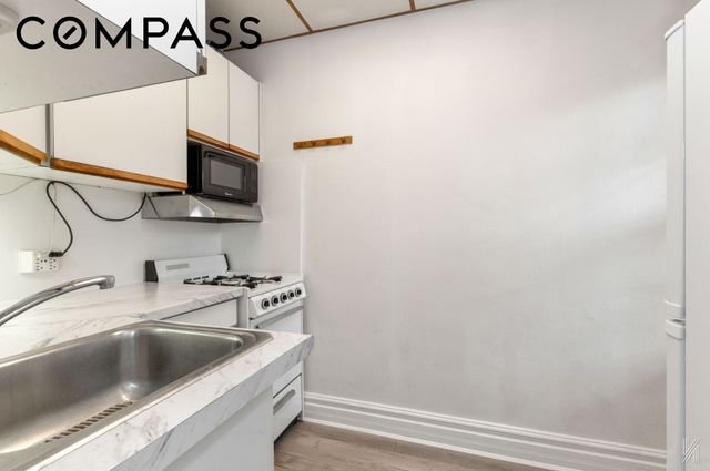 3524 78th St Apt B56, New York City, NY 11372