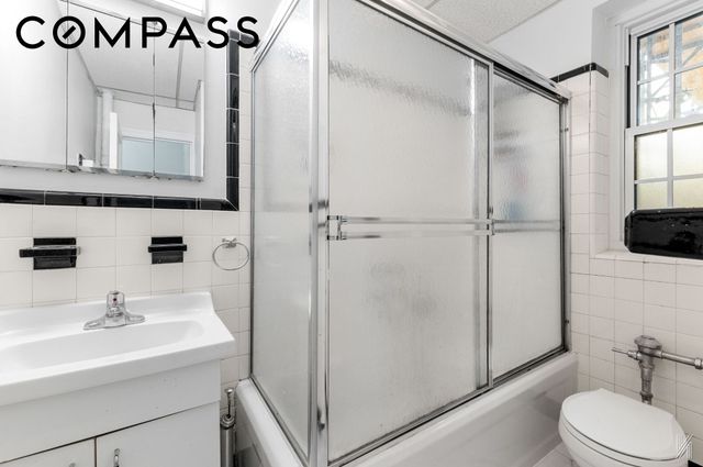 3524 78th St Apt B56, New York City, NY 11372