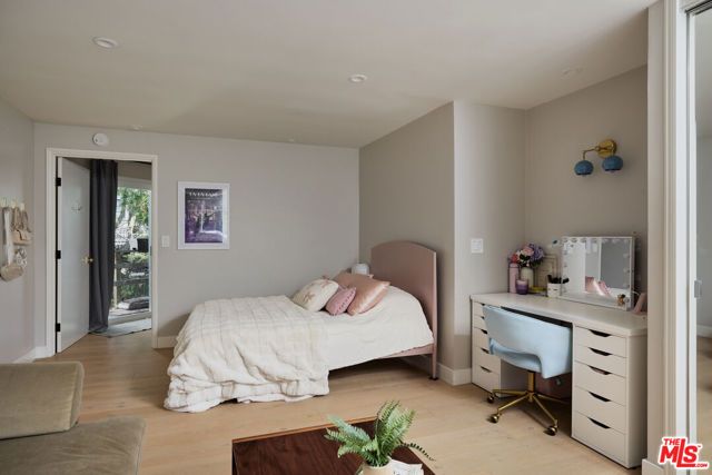 3731 Blue Canyon Drive, Studio City (los Angeles), CA 91604