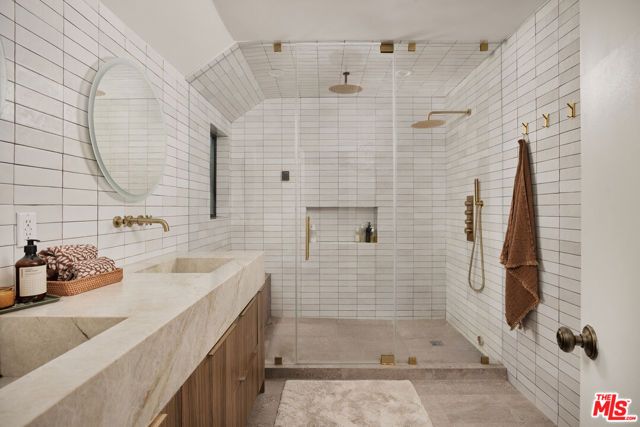 3731 Blue Canyon Drive, Studio City (los Angeles), CA 91604