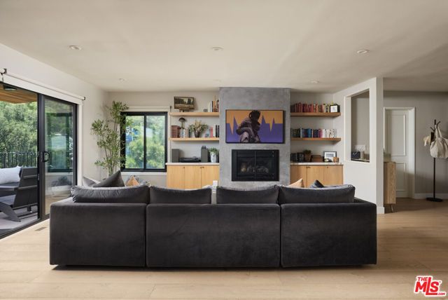 3731 Blue Canyon Drive, Studio City (los Angeles), CA 91604