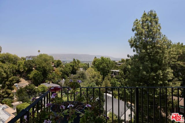 3731 Blue Canyon Drive, Studio City (los Angeles), CA 91604