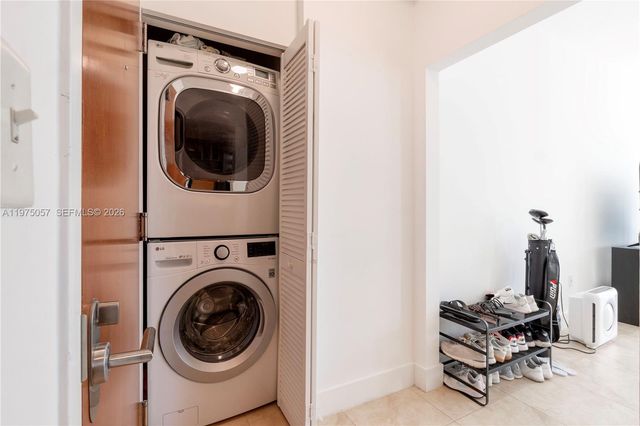 31 SE 5th St 4121, Miami, FL 33131