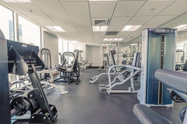 31 SE 5th St 4121, Miami, FL 33131