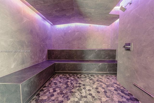 31 SE 5th St 4121, Miami, FL 33131