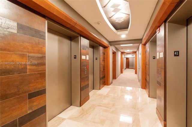 31 SE 5th St 4121, Miami, FL 33131