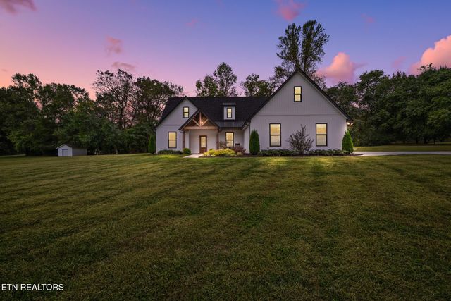 8011 Campbells Point Rd, Corryton, TN 37721