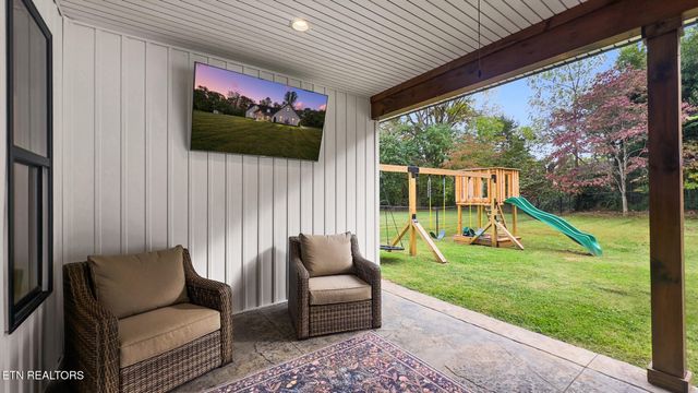 8011 Campbells Point Rd, Corryton, TN 37721