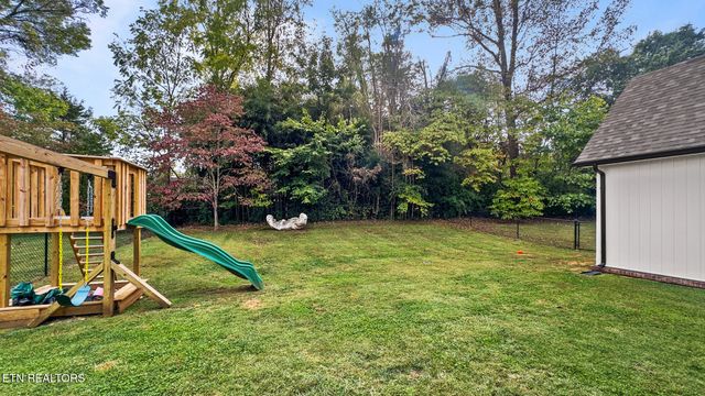 8011 Campbells Point Rd, Corryton, TN 37721