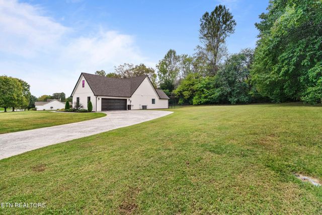 8011 Campbells Point Rd, Corryton, TN 37721