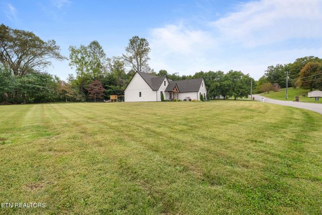 8011 Campbells Point Rd, Corryton, TN 37721