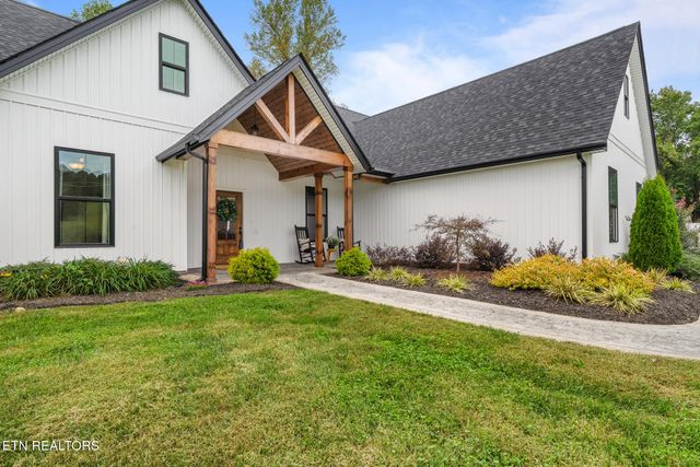 8011 Campbells Point Rd, Corryton, TN 37721