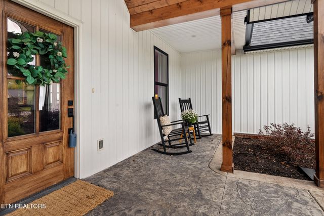 8011 Campbells Point Rd, Corryton, TN 37721