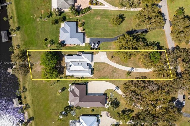 1261 Riverbend Dr, Other City - In The State Of Florida, FL 33935