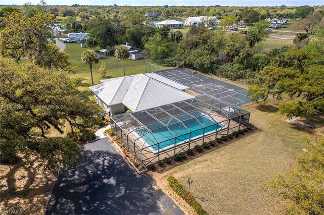 1261 Riverbend Dr, Other City - In The State Of Florida, FL 33935