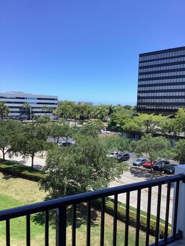 2421 NE 65th Street 506, Fort Lauderdale, FL 33308