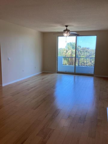 2421 NE 65th Street 506, Fort Lauderdale, FL 33308