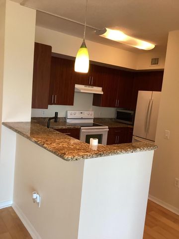 2421 NE 65th Street 506, Fort Lauderdale, FL 33308